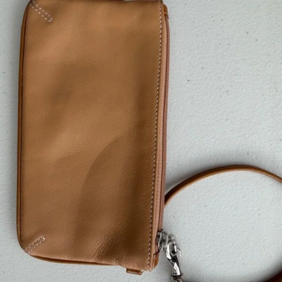 Coach - Picture 2 of 4